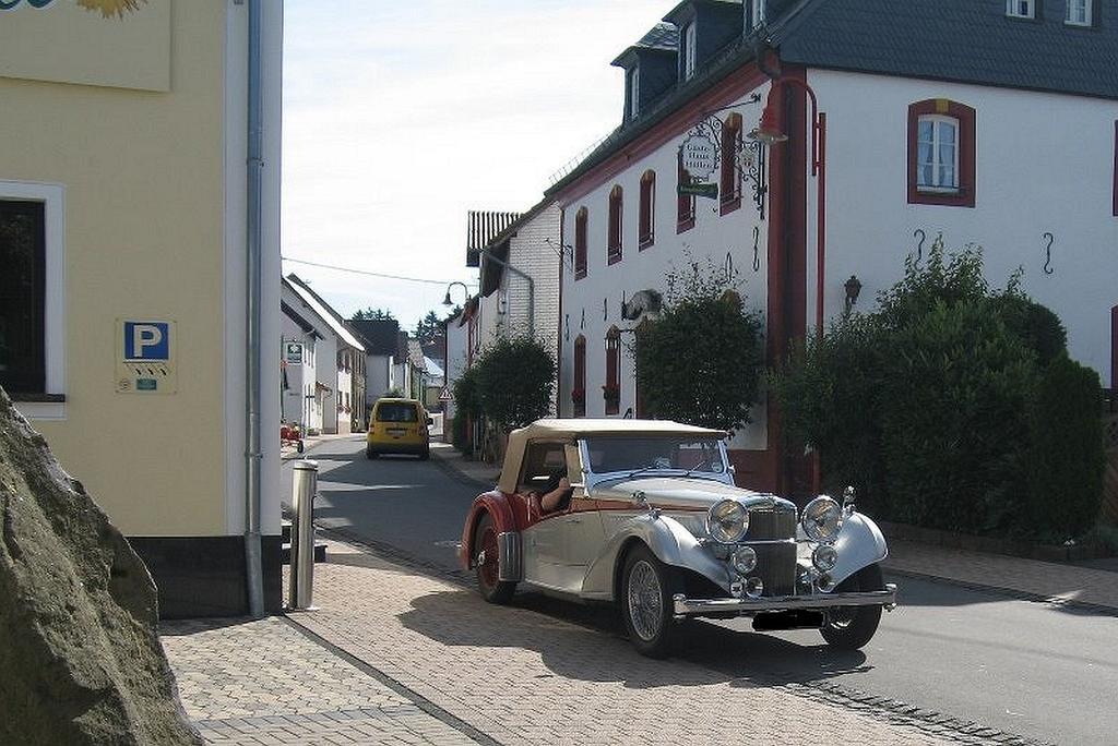 Hotel & Restaurant Huellen Barweiler Exterior photo